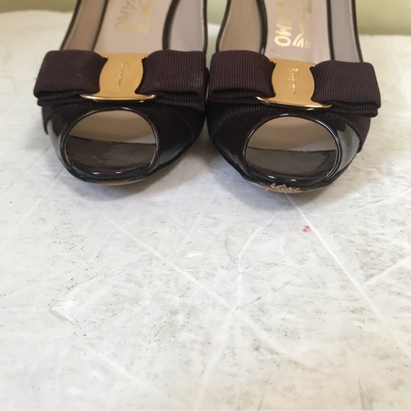 Salvatore Ferragamo Vara Open Peep Toe Pumps Bow Logo Patent Leather Shoes Heels - Picture 7 of 16